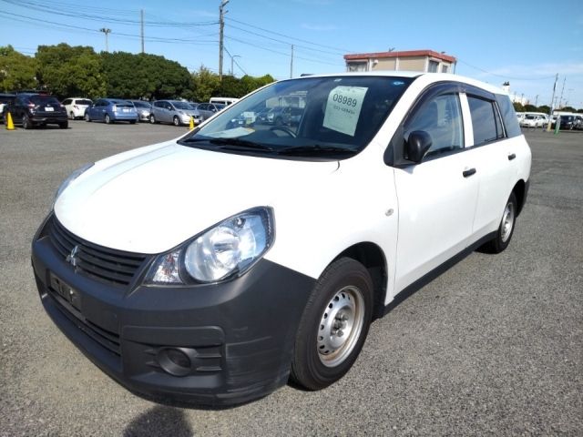 8989 Mitsubishi Lancer van CVY12 2016 г. (LUM Kobe Nyusatsu)